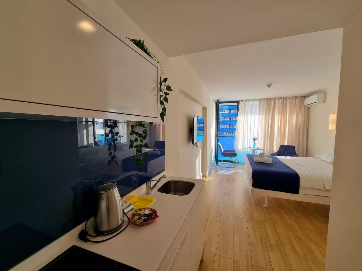 Sea View Aparthotel In Батуми Экстерьер фото