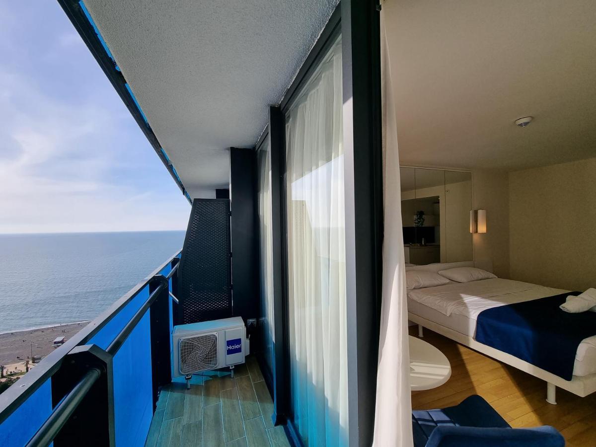 Sea View Aparthotel In Батуми Экстерьер фото