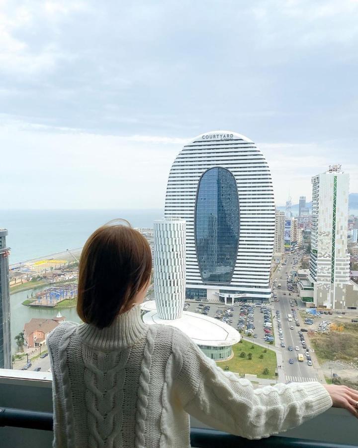Sea View Aparthotel In Батуми Экстерьер фото