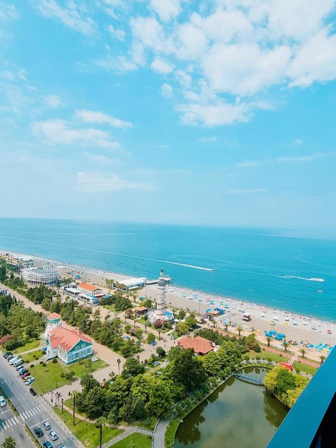 Sea View Aparthotel In Батуми Экстерьер фото