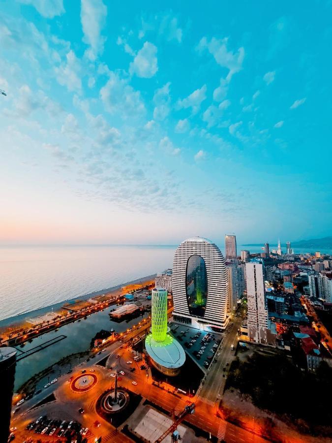 Sea View Aparthotel In Батуми Экстерьер фото