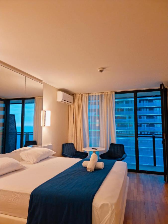 Sea View Aparthotel In Батуми Экстерьер фото