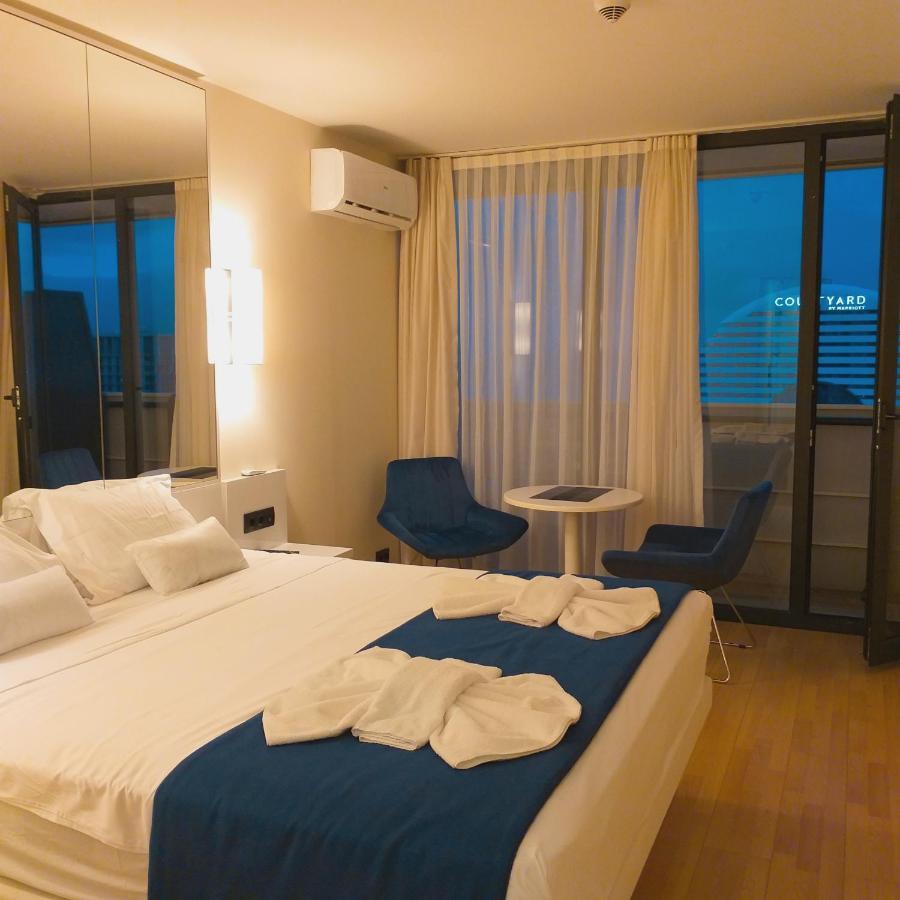 Sea View Aparthotel In Батуми Экстерьер фото