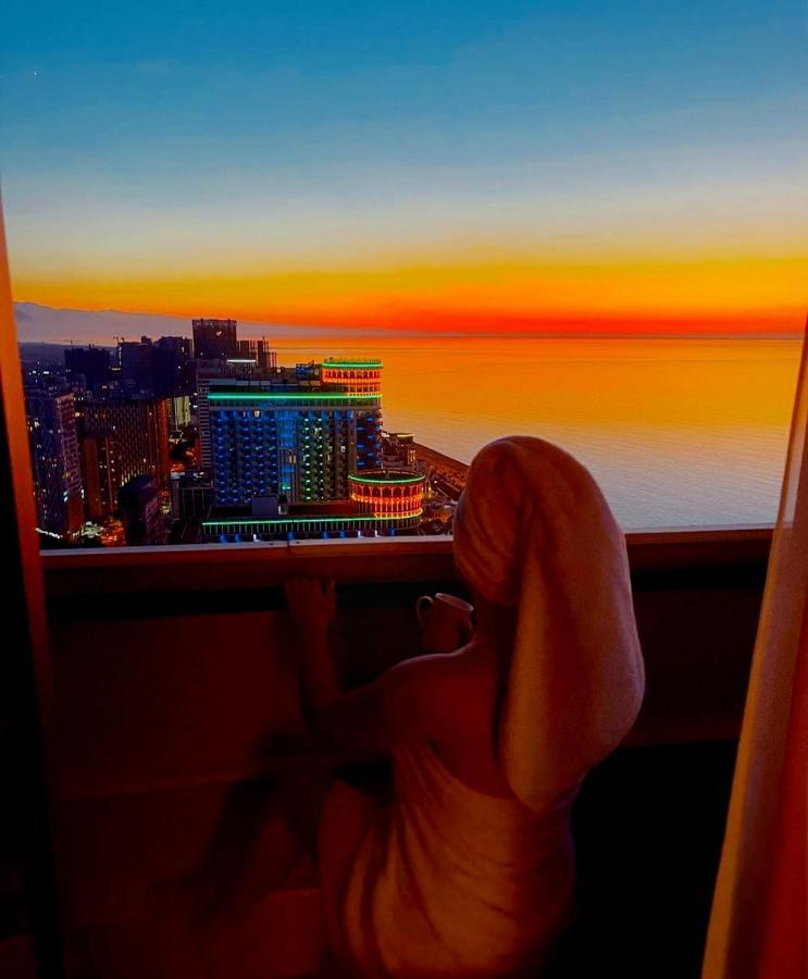 Sea View Aparthotel In Батуми Экстерьер фото