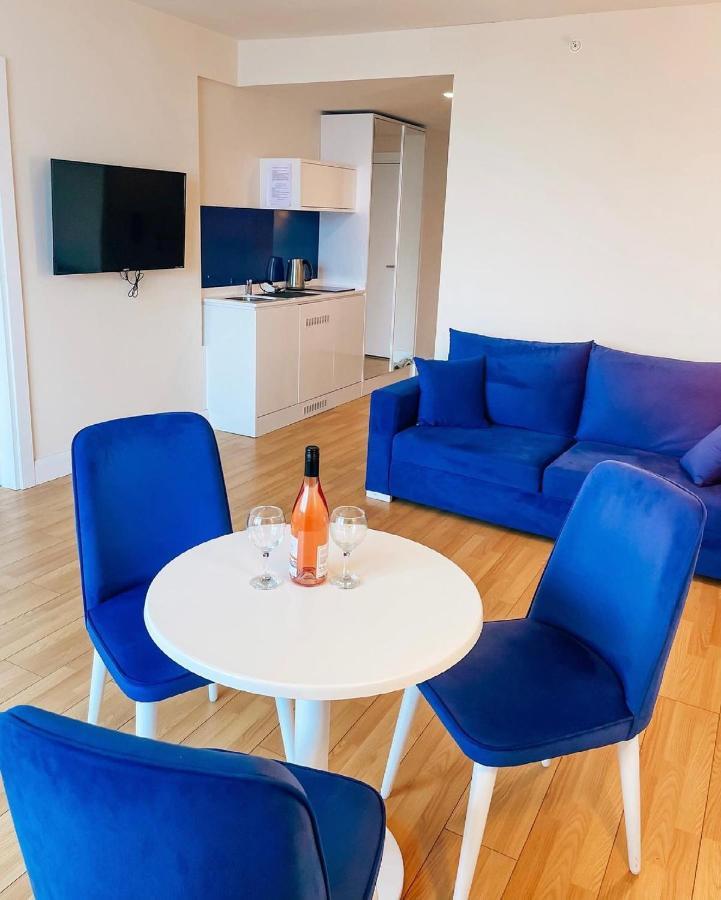 Sea View Aparthotel In Батуми Экстерьер фото